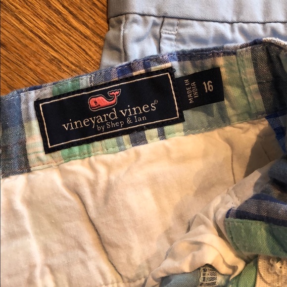 Vineyard Vine shorts - Picture 2 of 4